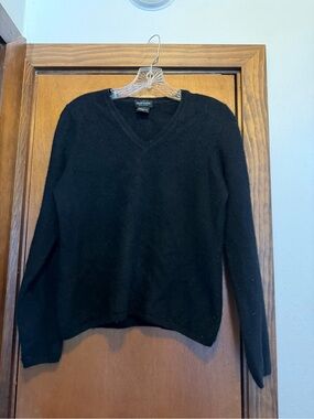 Lord & Taylor Black Cashmere Sweater